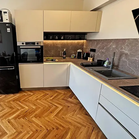 Aura Apartman Burgasz